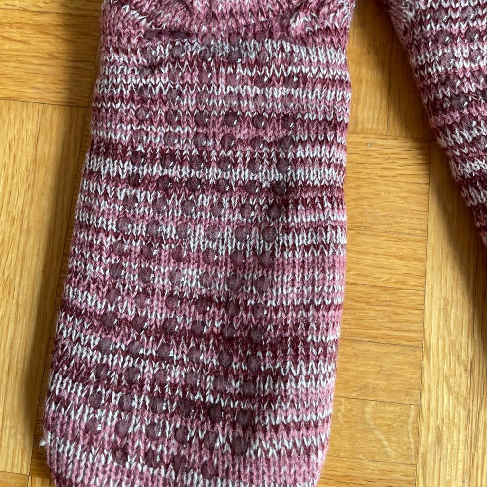 Bench Slipper Socks - Picture 4 of 5